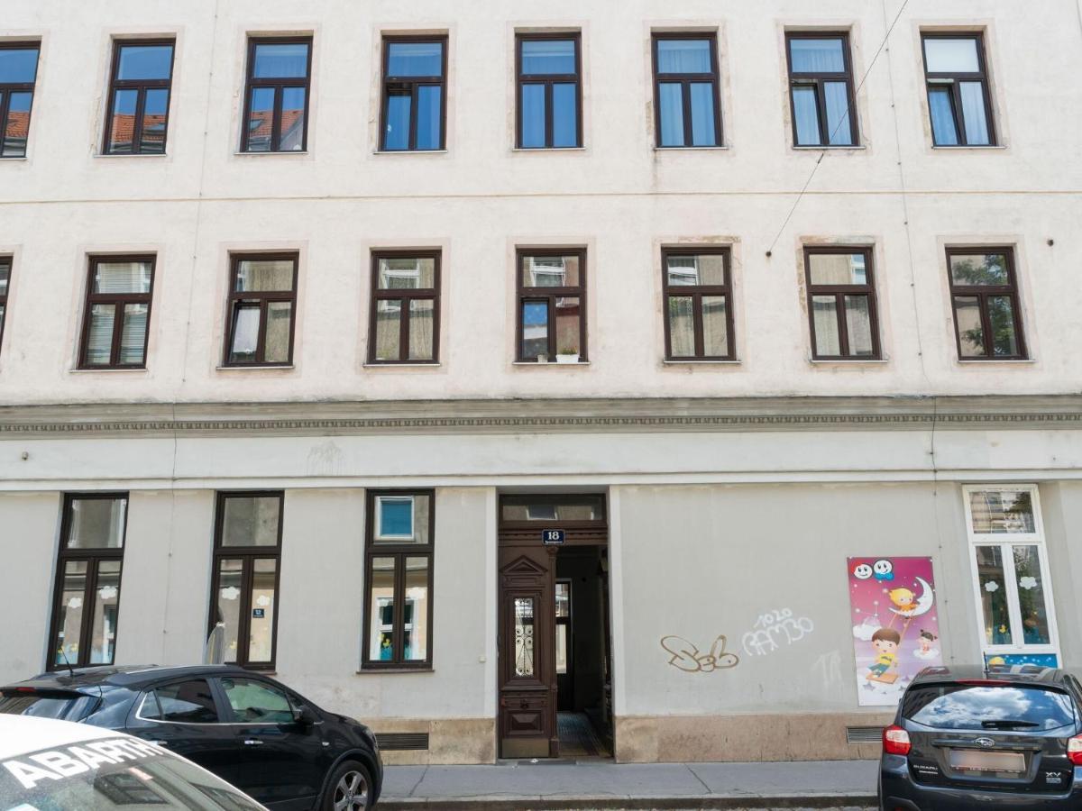 Elegant Apartment In Vienna With Patio Dış mekan fotoğraf