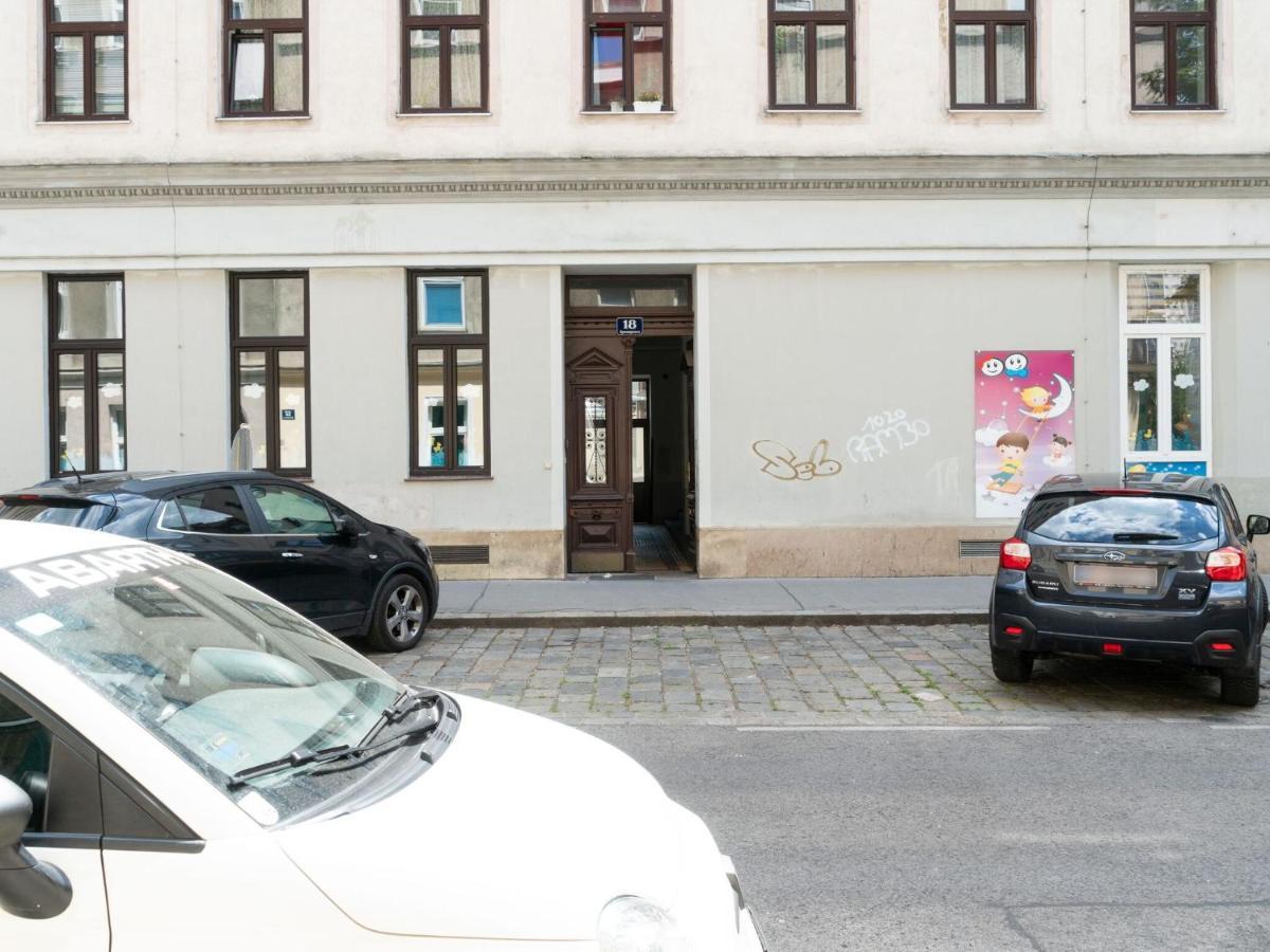 Elegant Apartment In Vienna With Patio Dış mekan fotoğraf