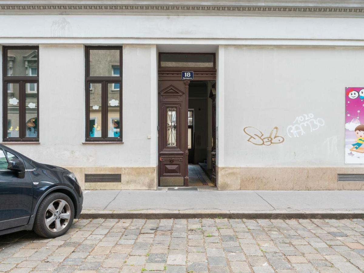 Elegant Apartment In Vienna With Patio Dış mekan fotoğraf
